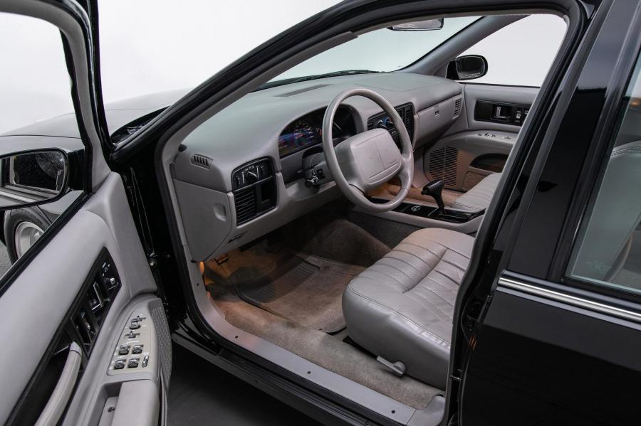 Интерьер Chevrolet Impala SS 1996 года  (фото 43 из 99)